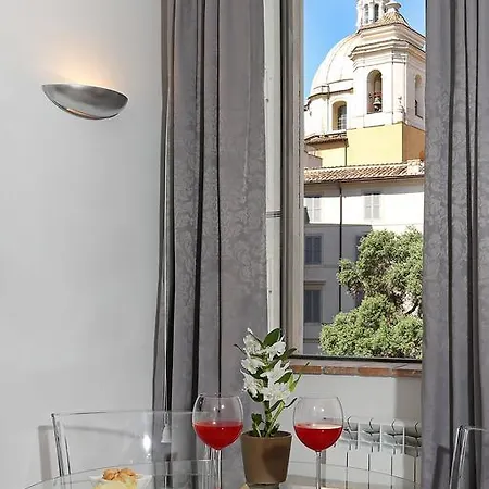 Myrome Navona רומא
